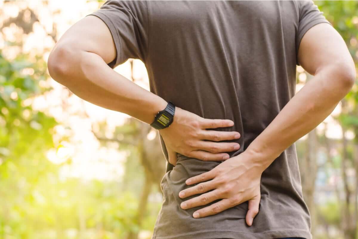 Dor nas costas na prática de exercícios