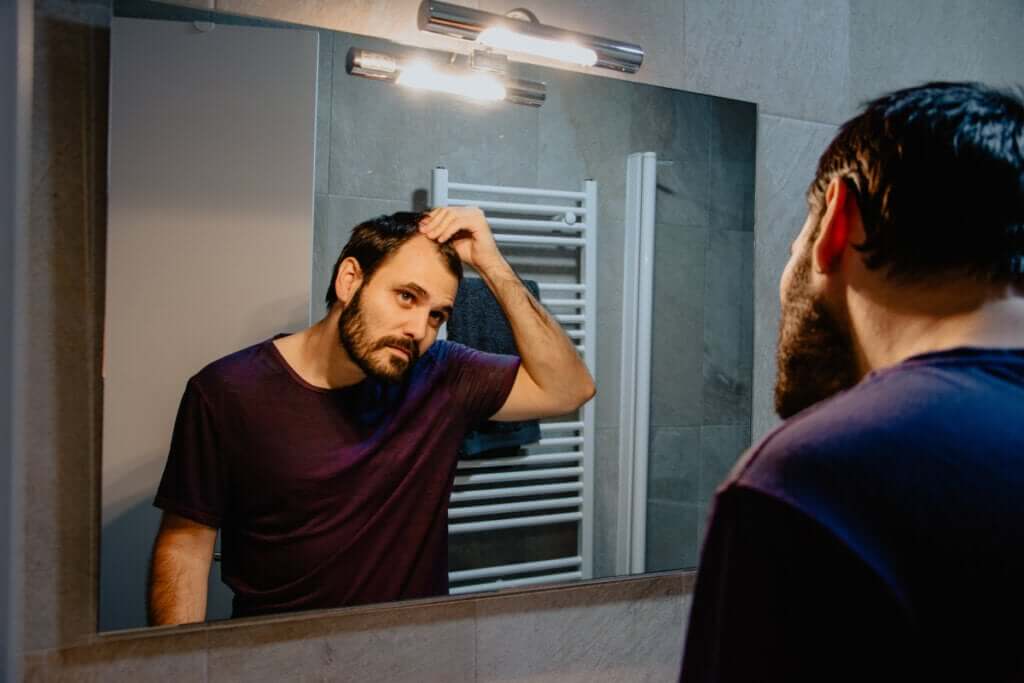 Falacrofobia ou medo da calvície: sintomas, causas e tratamentos