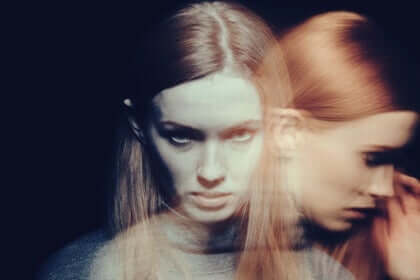 Mulher com transtorno de personalidade