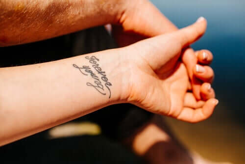 Estilos de tatuagem: compromisso/redação