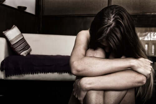 Mulher maltratada por abusador