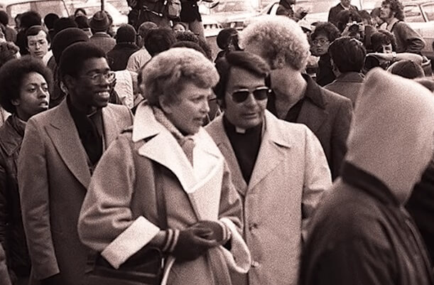 Jim Jones passeando