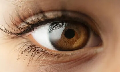 Olho feminino