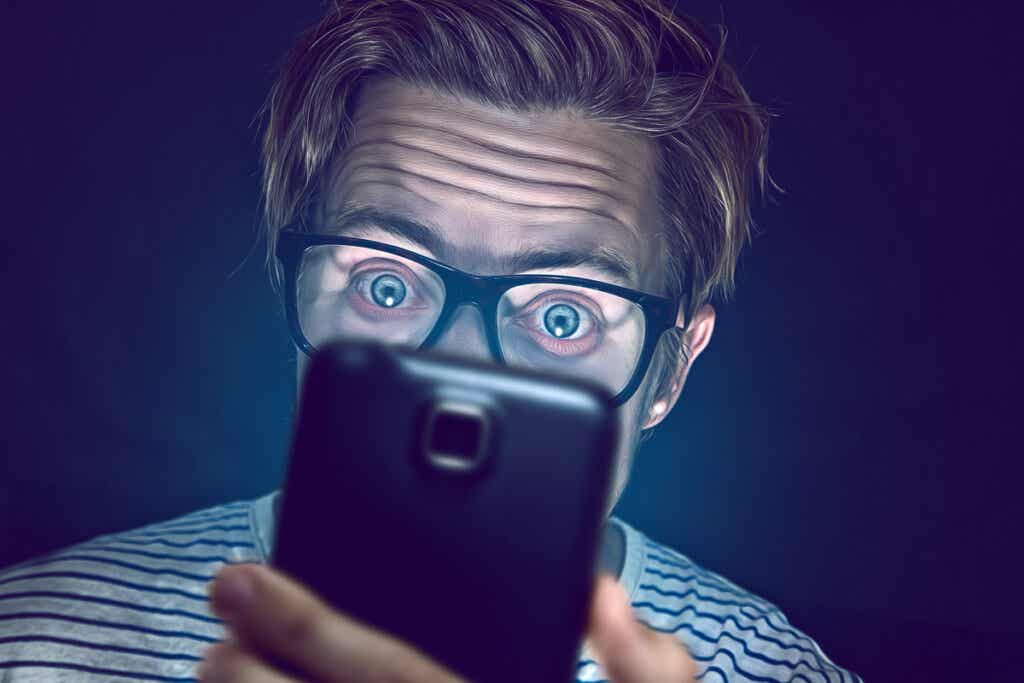 A dinâmica da agressão online