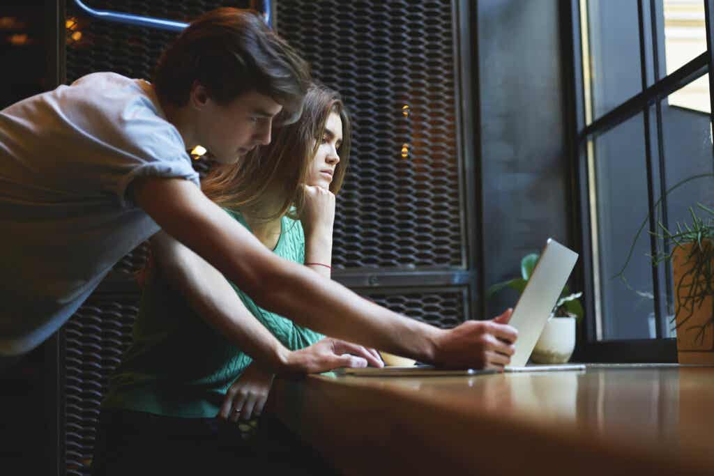 Controle cibernético