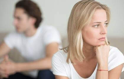 Solidão no amor: você está aqui, mas eu não o sinto presente