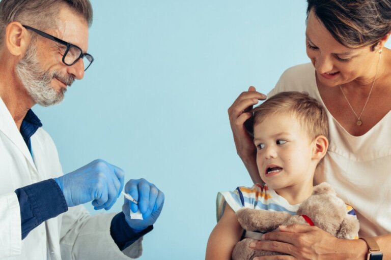 6 dicas para tranquilizar o seu filho durante uma injeção